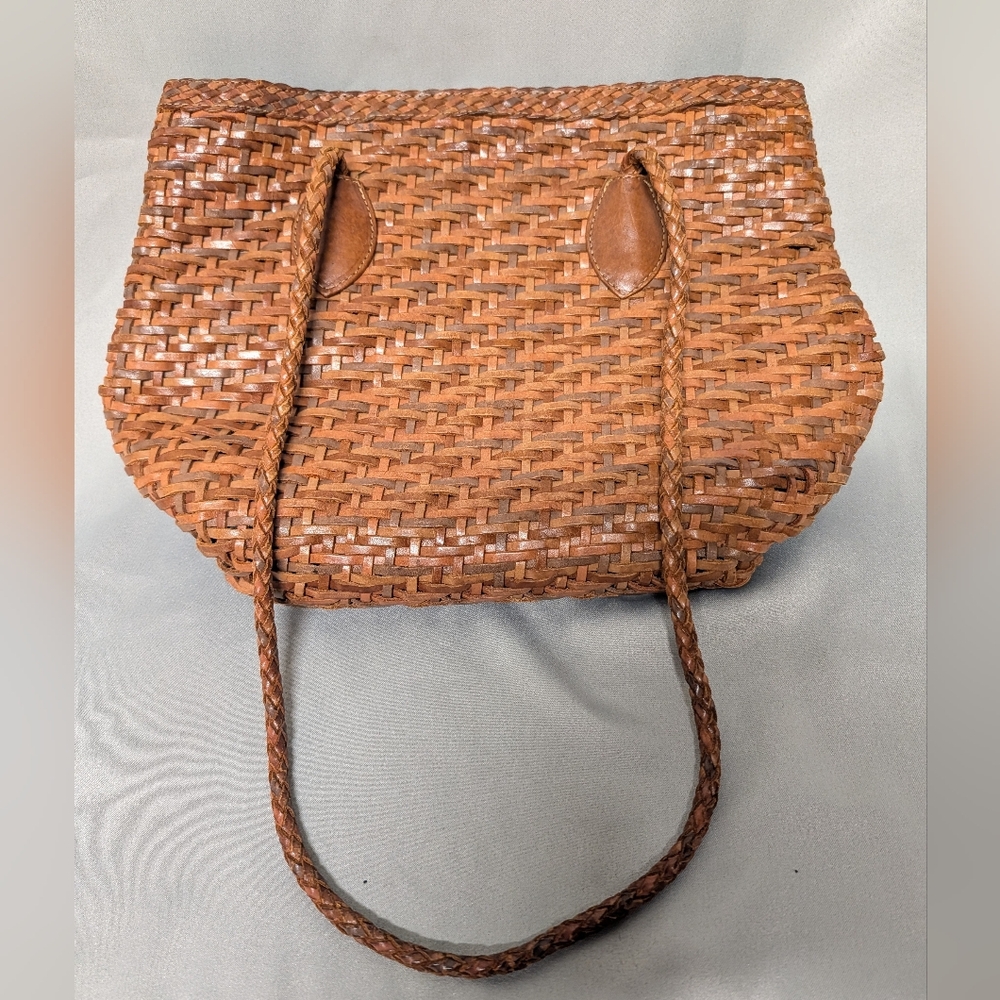 Vintage Woven Brown Shoulder Tote Bag - Classic Handcrafted Style - Picture 2 of 16